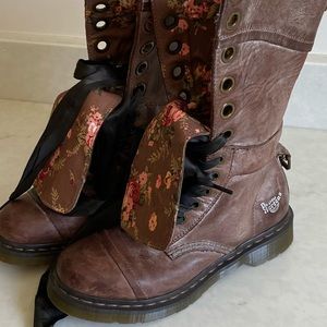 Rare Dr Martens 1914 Triumph brown pink floral